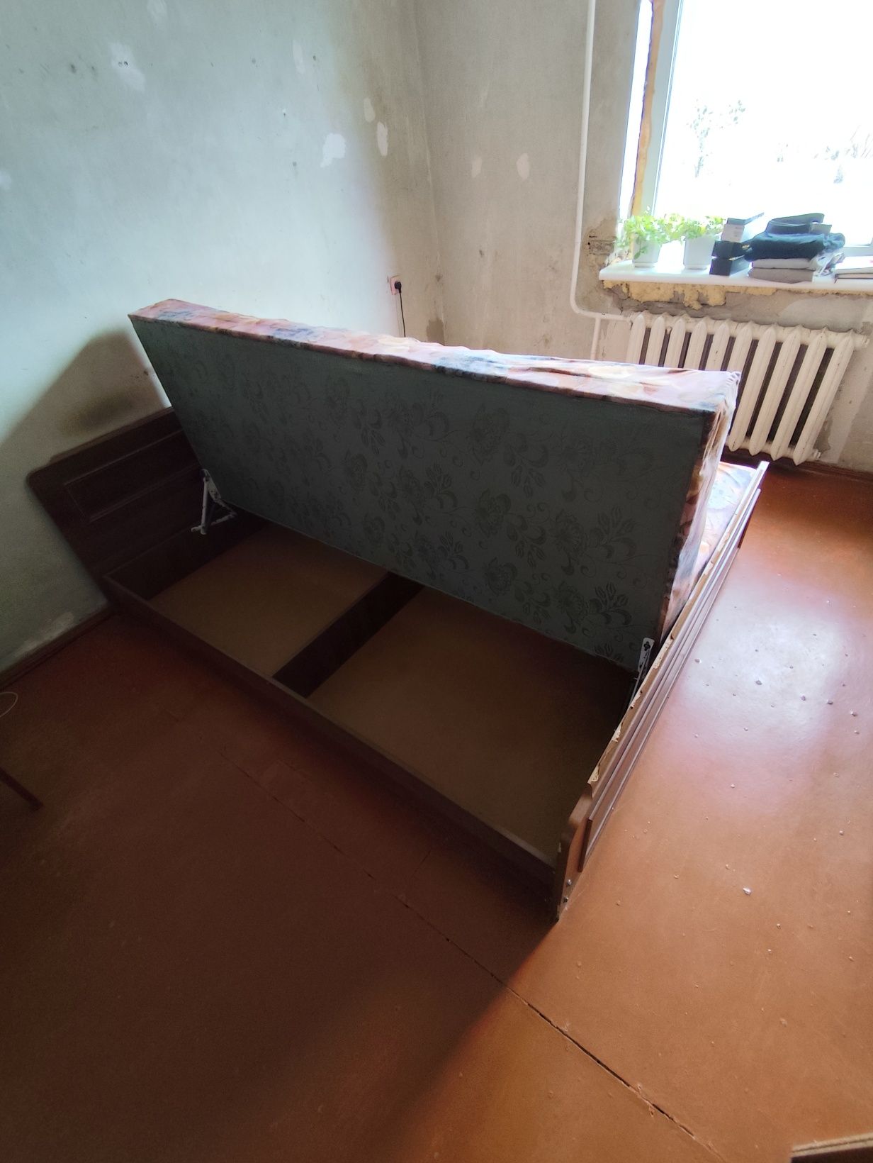 Кровать двуспальная