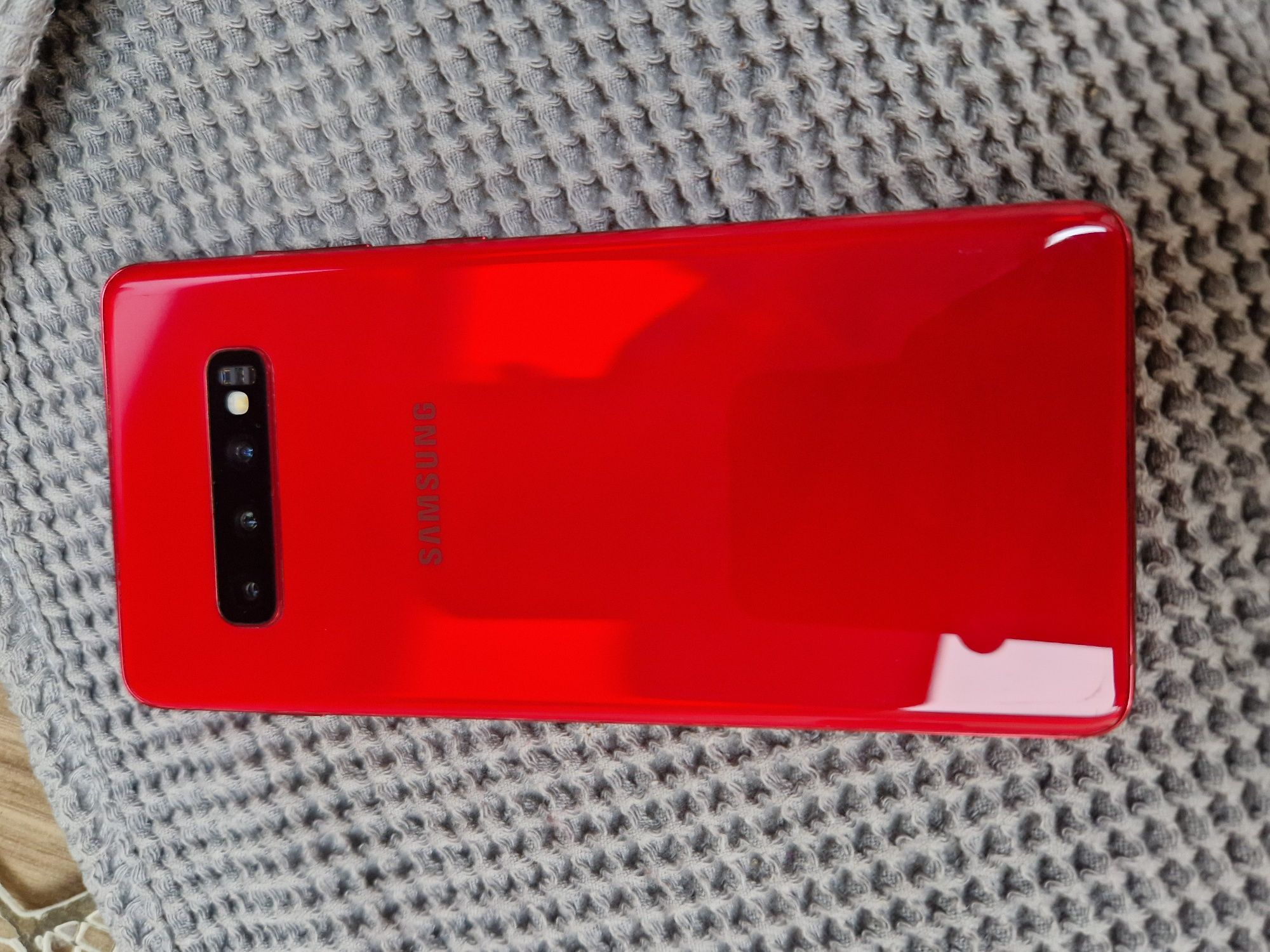 Samsung Galaxy S10+ Cardinal Red