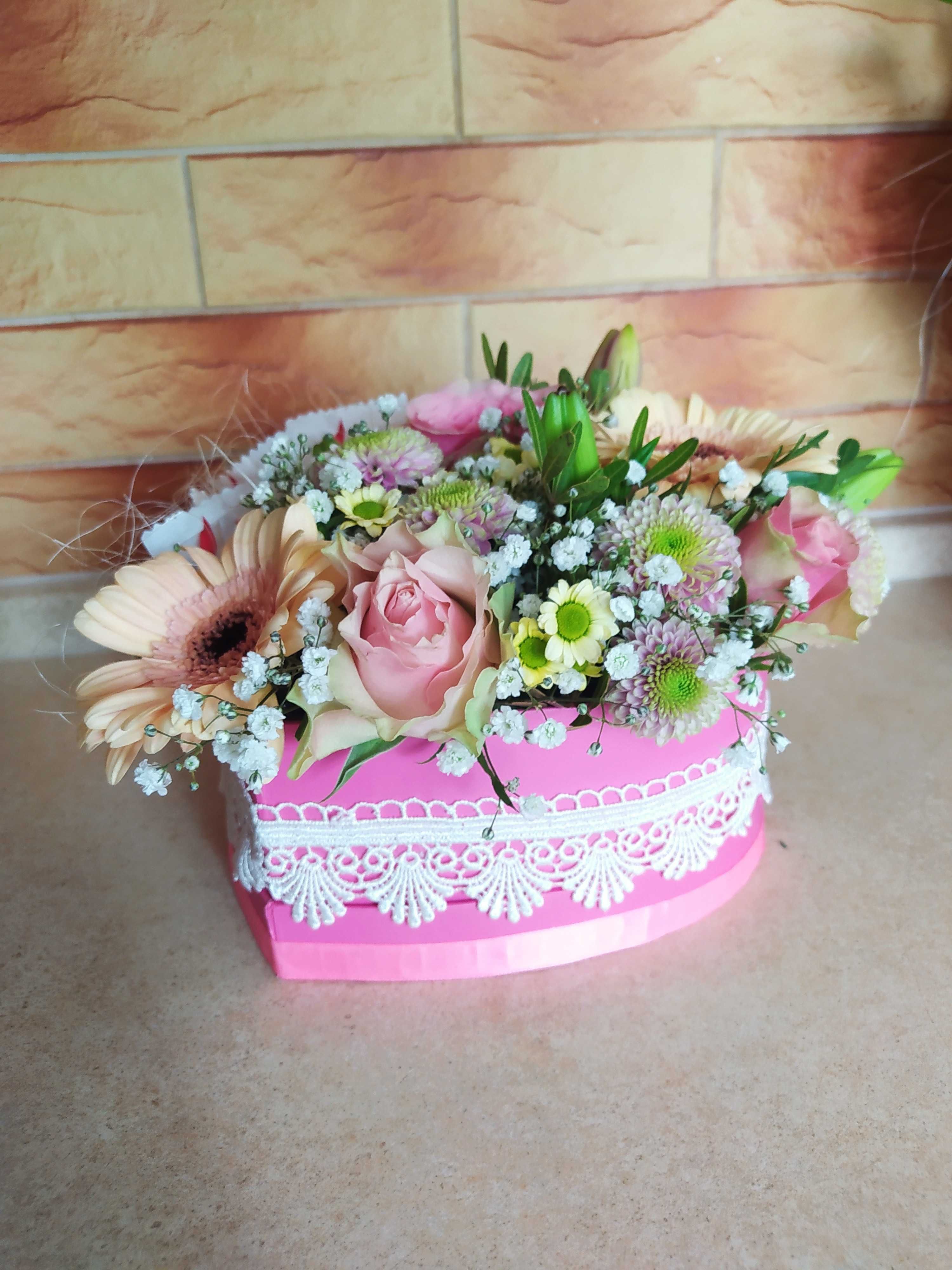 Flower box ze świeżych kwiatów