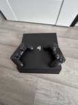 KONSOLA PS4 PRO 1TB + dwa pady