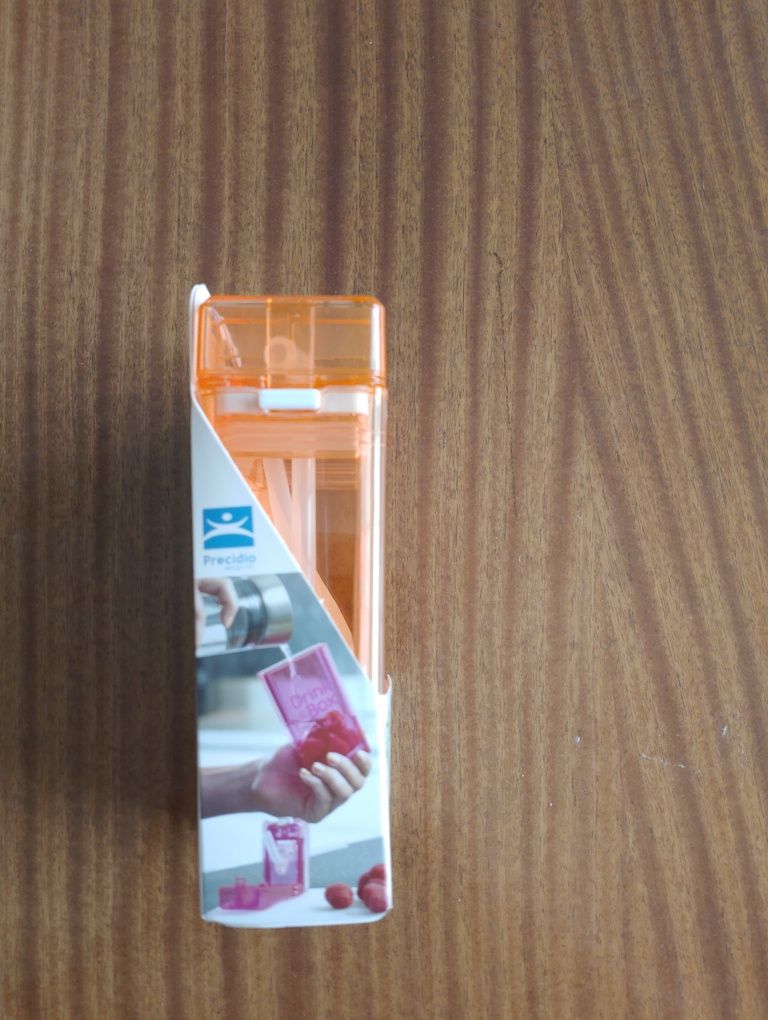 Bidon ze słomka 235 ml