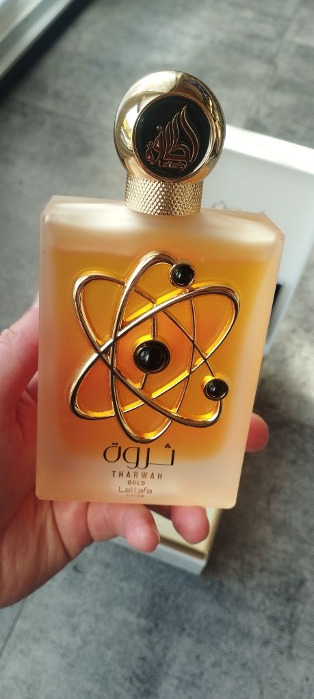 Tharwah Gold Lattafa Perfumy 100 ml niewielki ubytek