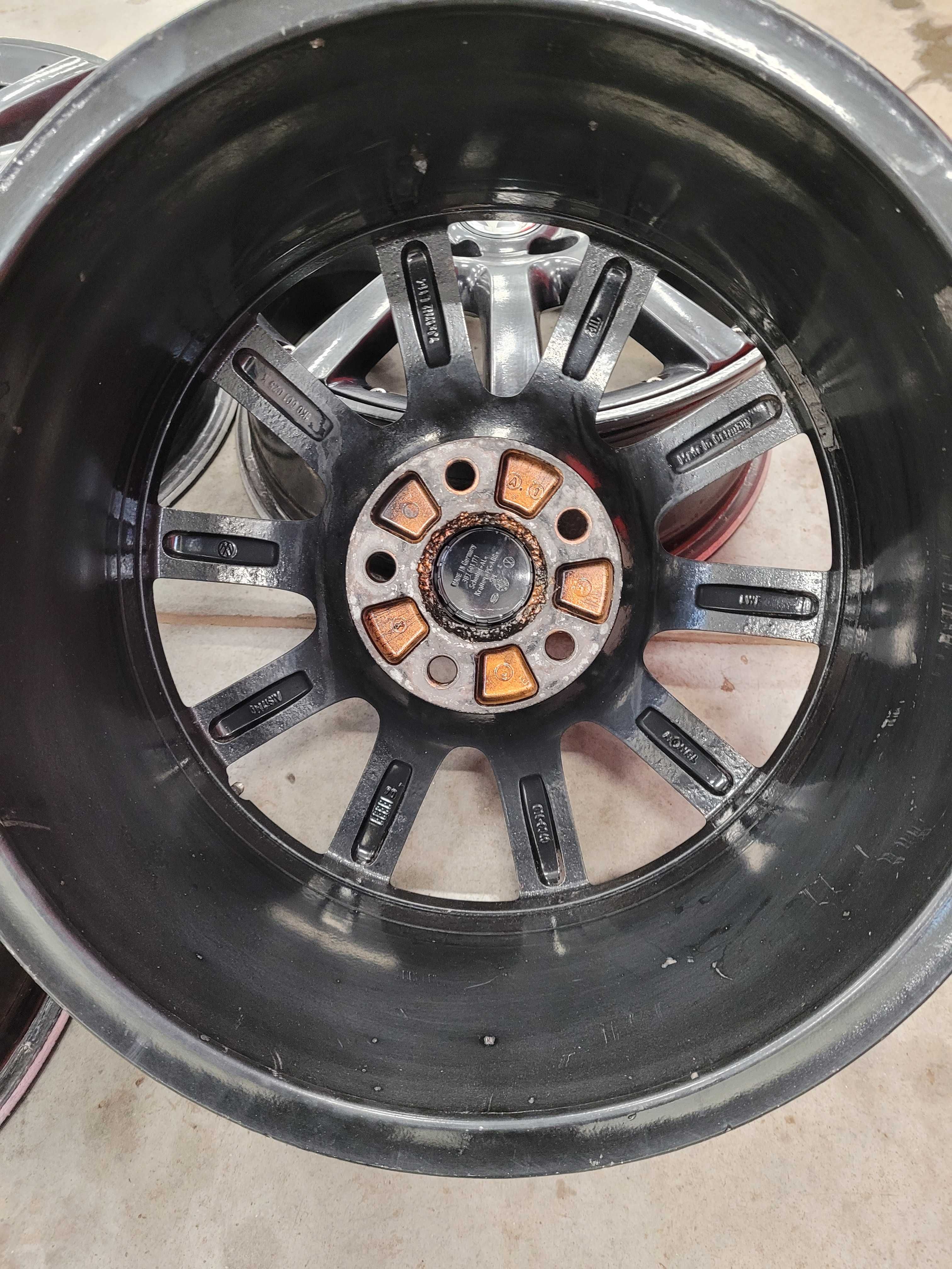 Komplet felg Volkswagen R 17 rozstaw 5x112 ET54 J7