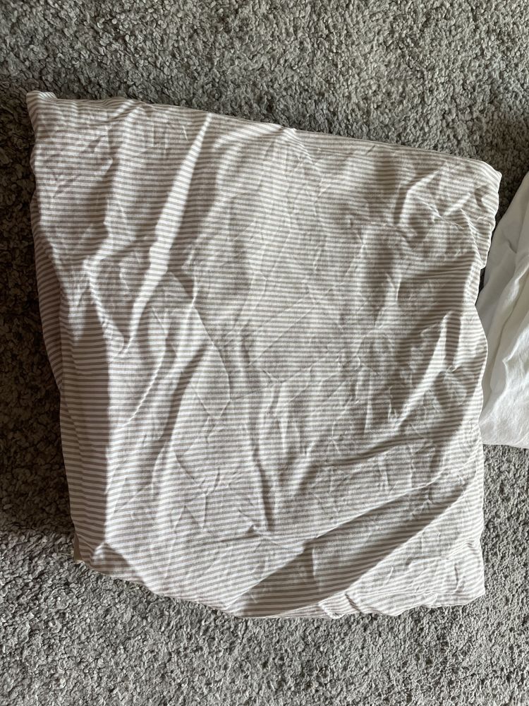 Conjunto berço: edredão e lençóis IKEA