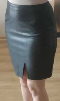 Женская юбка до колена