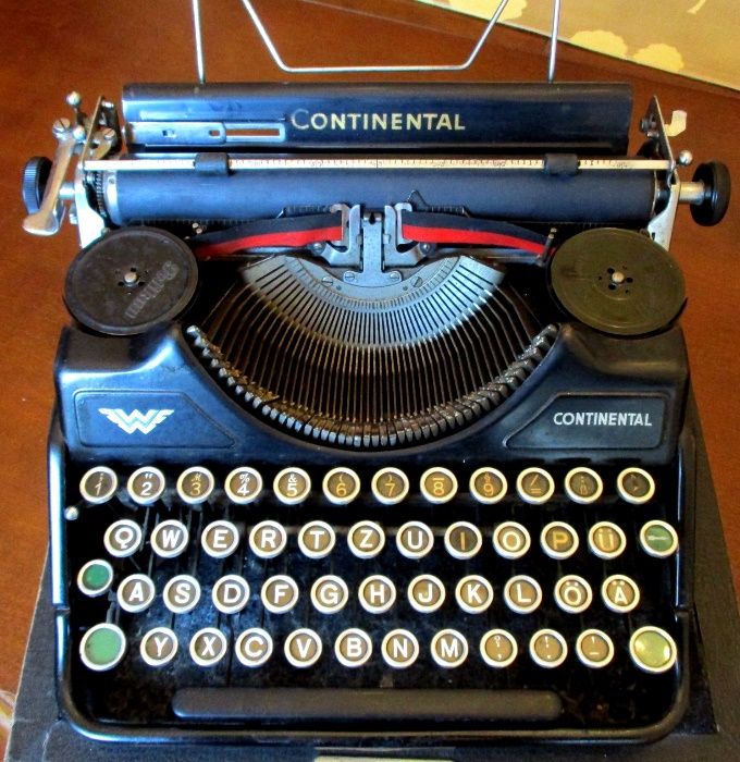 1931 - Maquina de escrever antiga - Funciona bem!