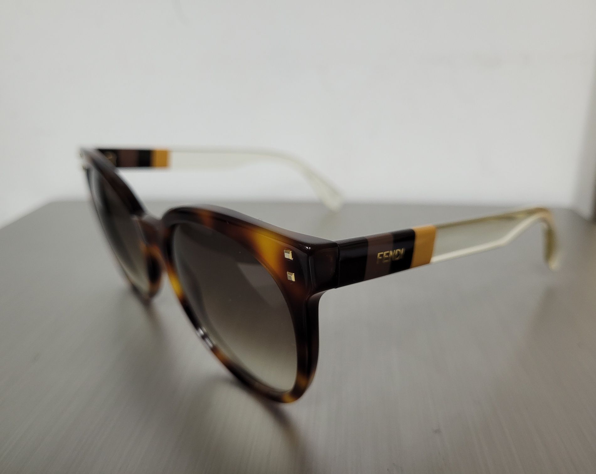 Okulary damskie Fendi