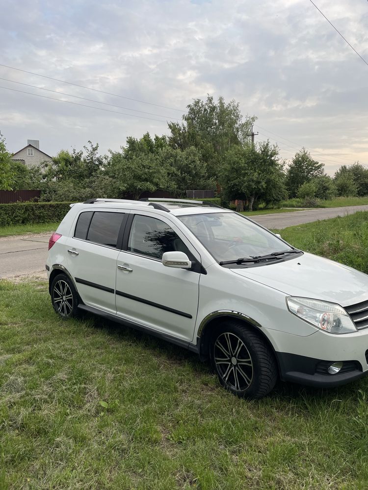 Geely mk cross.