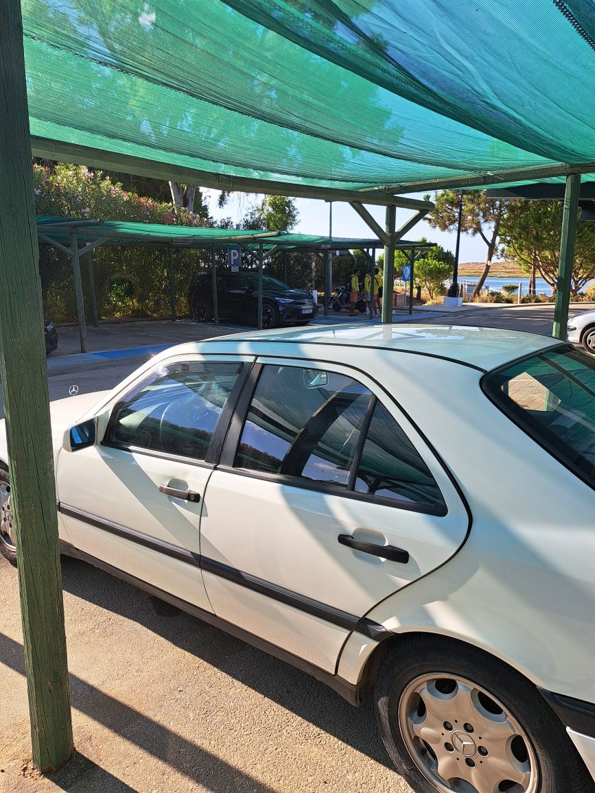 Vendo carro Mercedes Benz  C220 diesel
