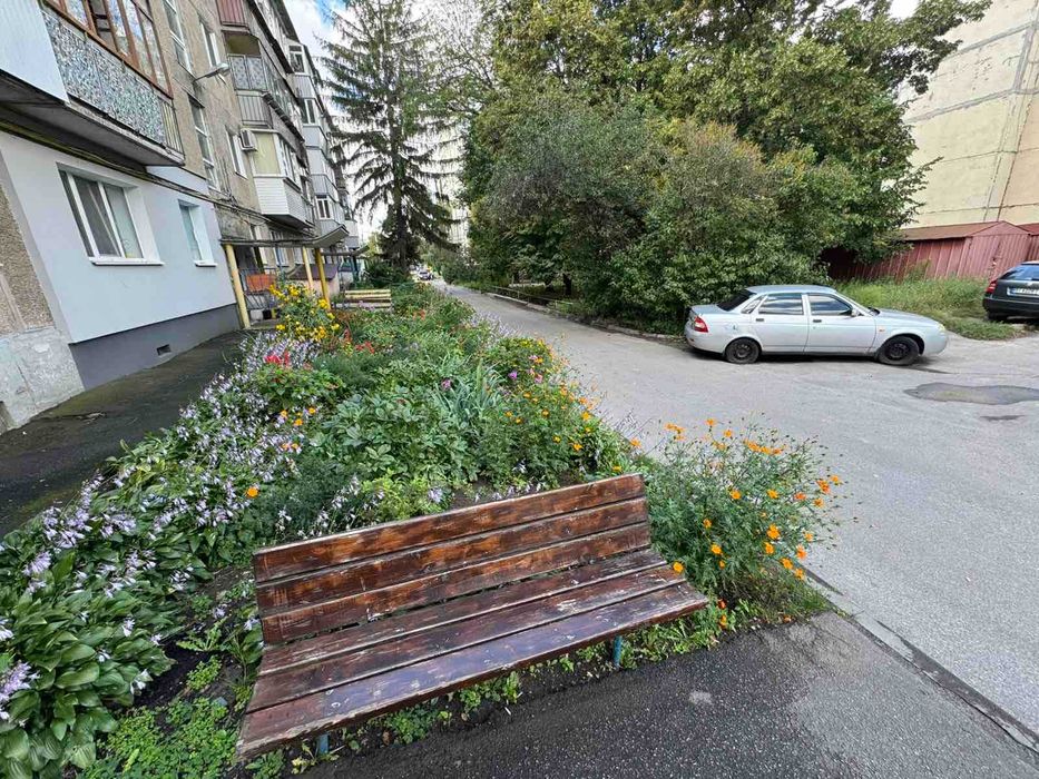 Продаж 2 кімнатної квартири на Алмазному!! Гарний поверх!! Не кутова!!