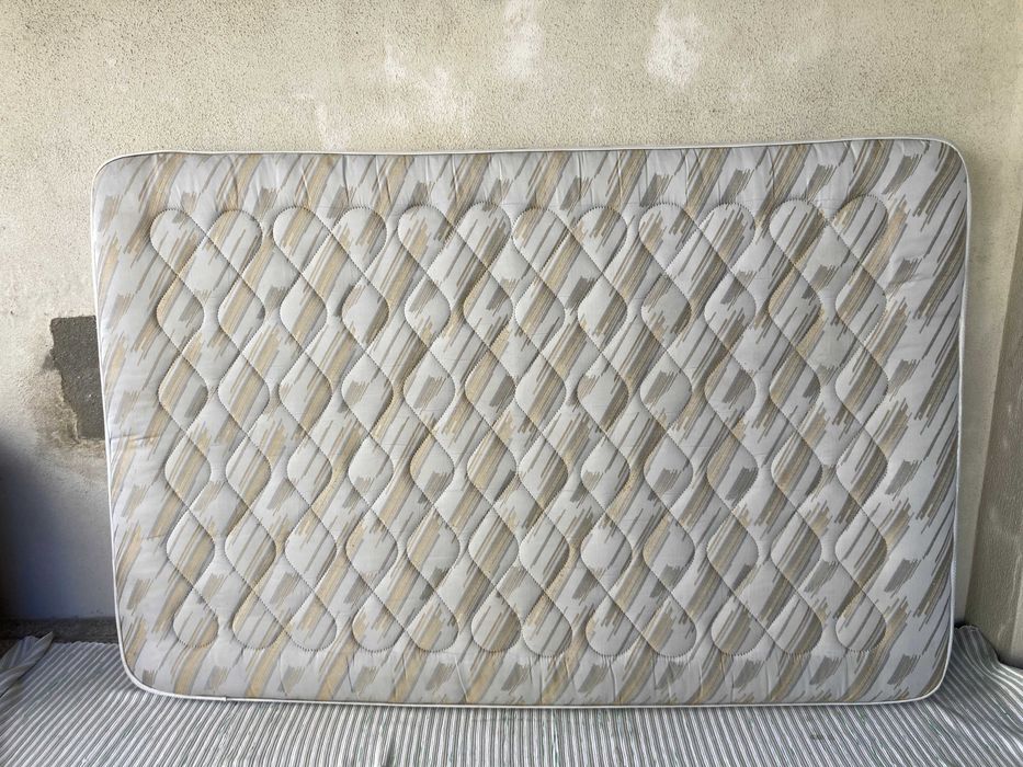 Cama de Solteiro Antiga