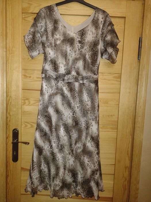 Sukienka w panterkę