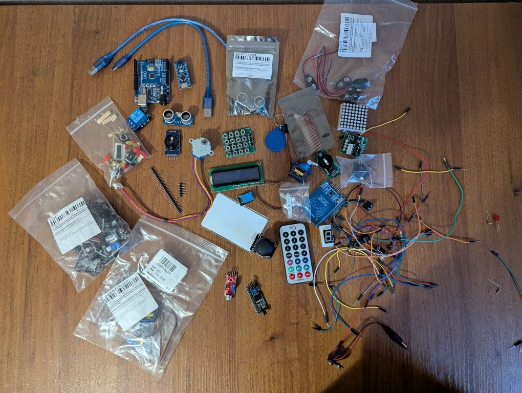Arduino UNO + Nano + набір датчиків + сервоприводи