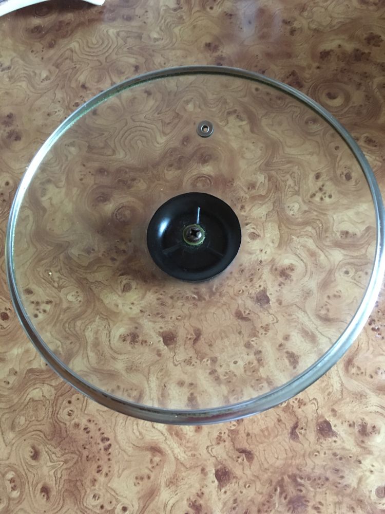 Стеклянная крышка на диаметр 20 см