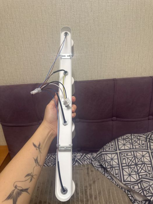 Люстра нова 4лампи