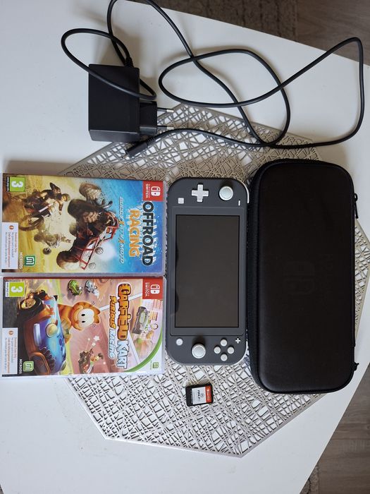 Nitendo switch plus 3 gry