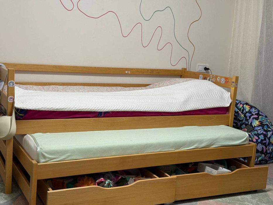 Ліжко з двома спальними місцями