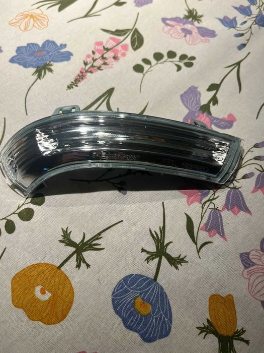 Pisca Espelho Direito - Volkswagen Golf V (2008)