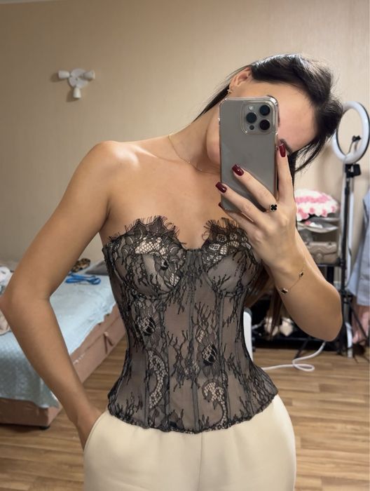 Корсет з мереживом