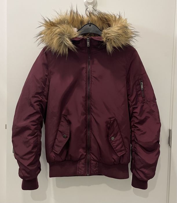 Casaco de cor ameixa com carapuço (Jennyfer, tamanho M)