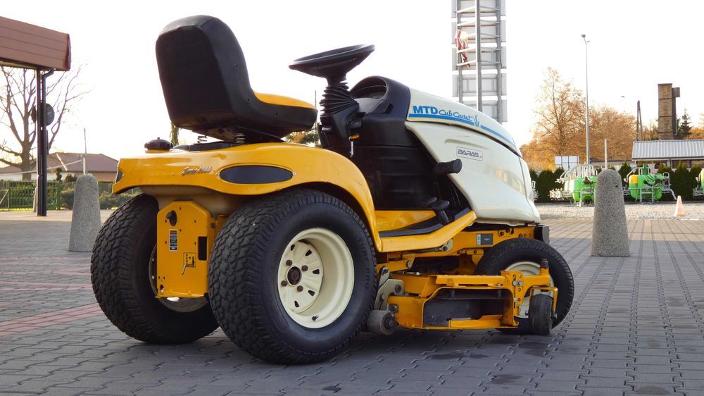 Traktorek kosiarka Cub Cadet 3205 Kawasaki 2 Cylindry (251101.4) Baras
