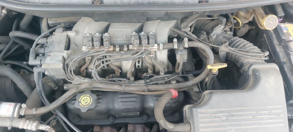 Silnik chrysler Voyager 3.3 v6 99r