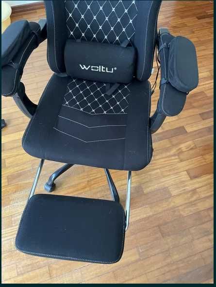 Cadeira gamming com massagem e apoio para pernas