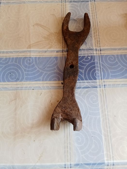 Antiga chave (ferramenta Tramagal vintage)