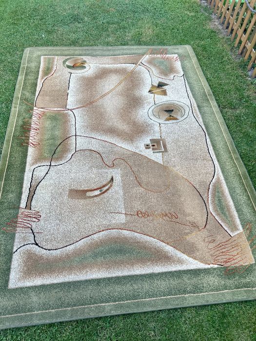 Dywan o wymiarach 2 m x 2,9 m