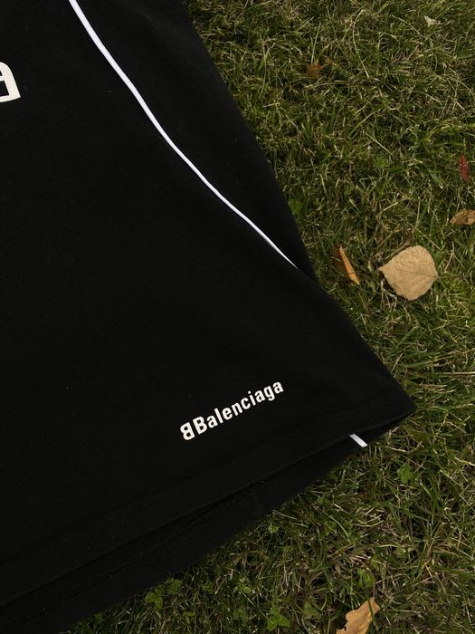 Футболка Balenciaga Paris