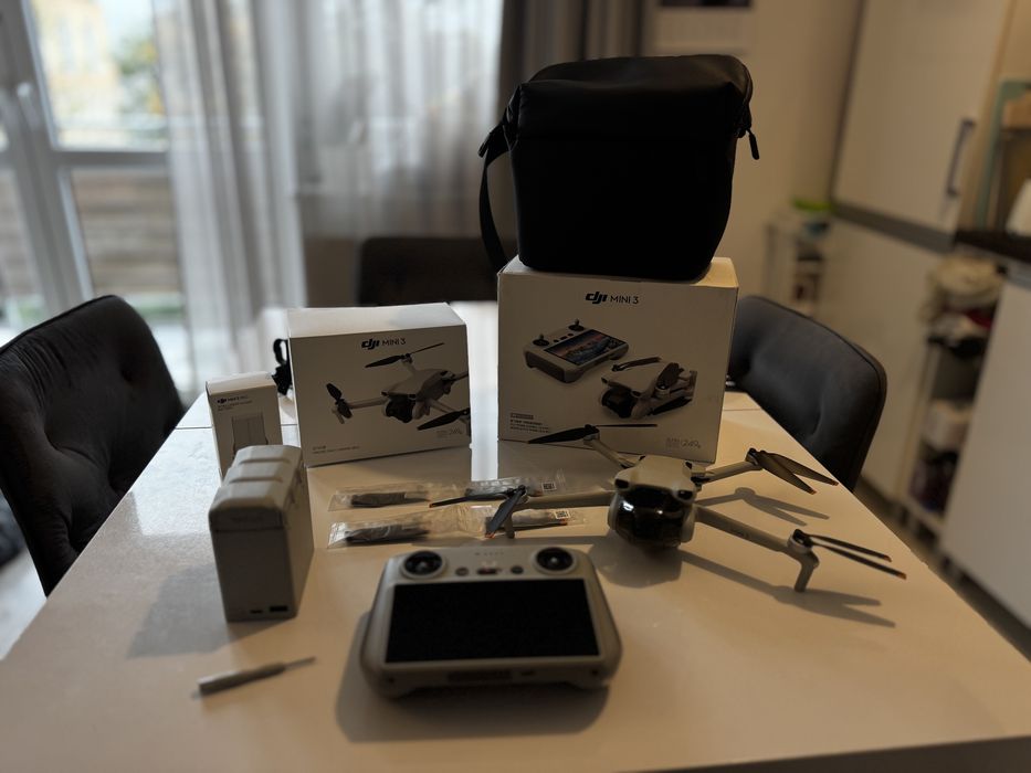 DJI Mini 3 Fly More Combo +DJI RC Dron– bardzo dobry stan