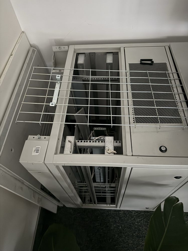 Szafa RACK serwerowa teleinformatyczna