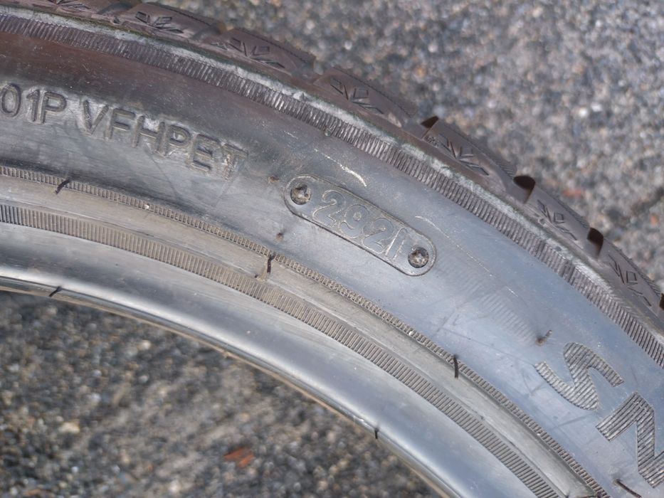 Para opon zimowych 225/45R18 Triangle montaż wyważanie