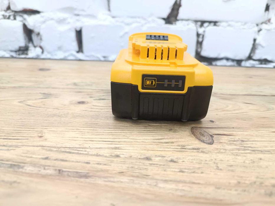 Акумулятор, батарея DeWALT DCB204 4Ah з США Оригінал 2024р.