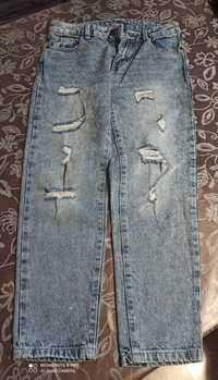 Spodnie jeansowe powycierane, dziury 140r.