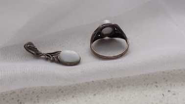 Piękny pierścionek srebrny i zawieszka listki antyk