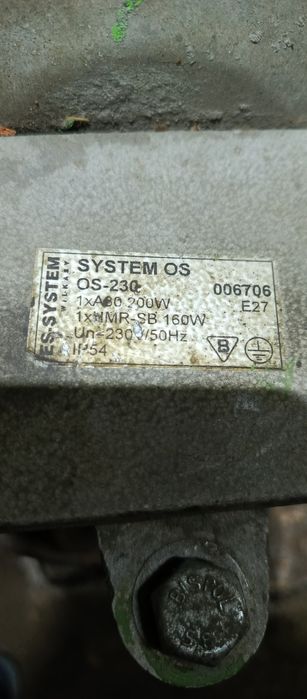 Stara Potężna lampa zewnętrzna 4,3 kg.