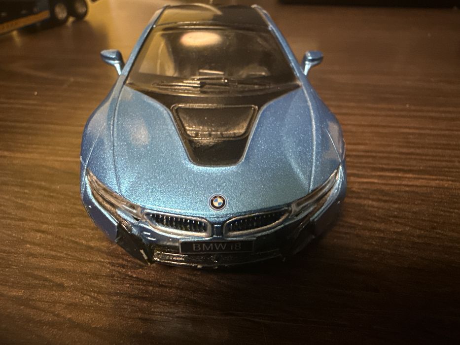 Бмв i8 синя нова