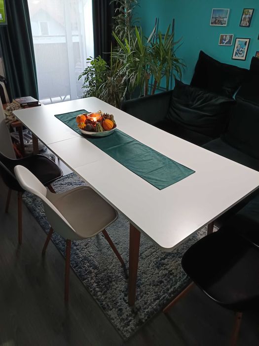 Stół do jadalni JYSK