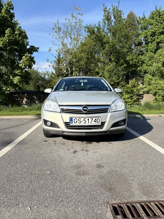 Opel Astra H polski salon
