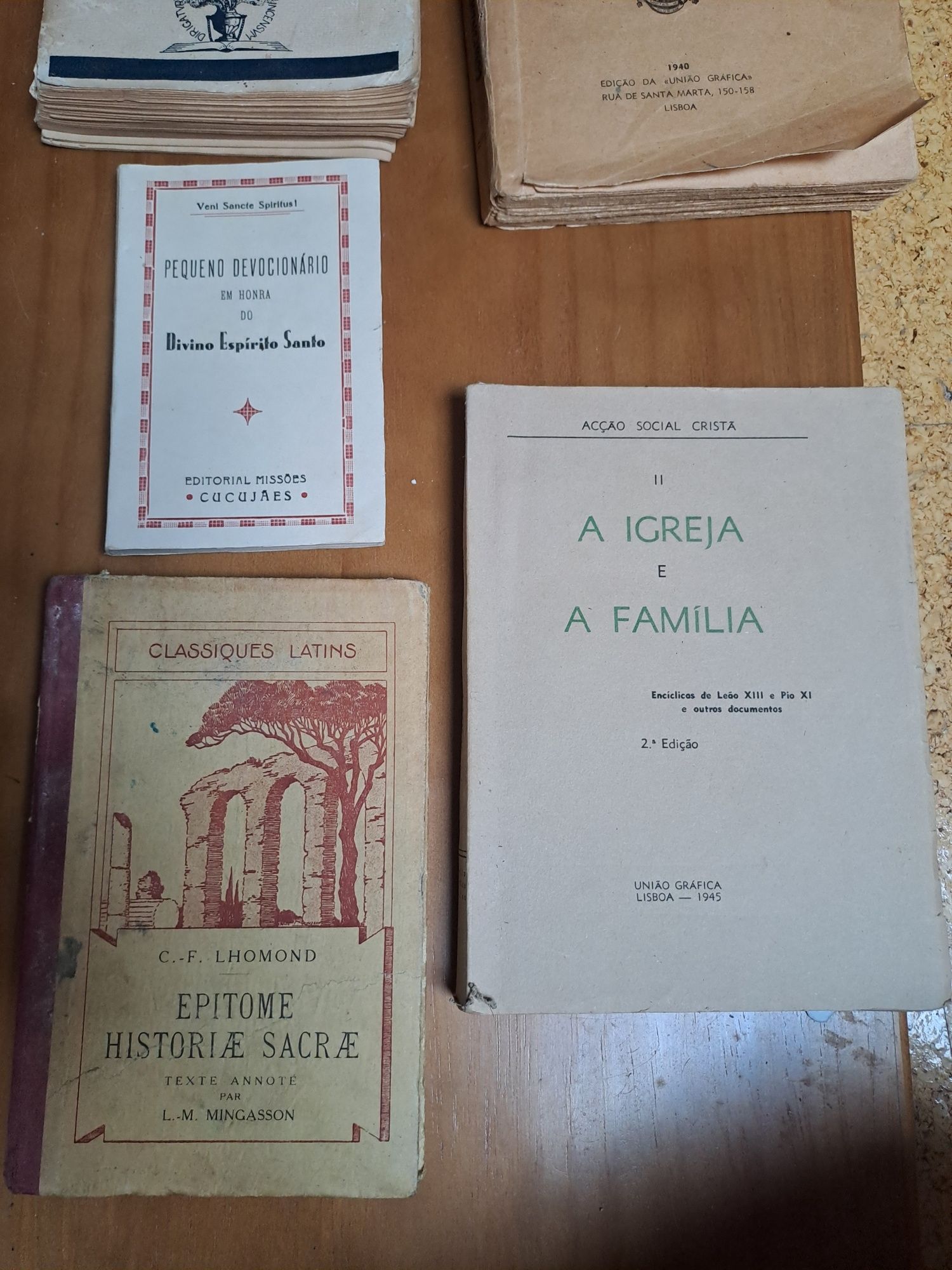 Livros antigos religiosos