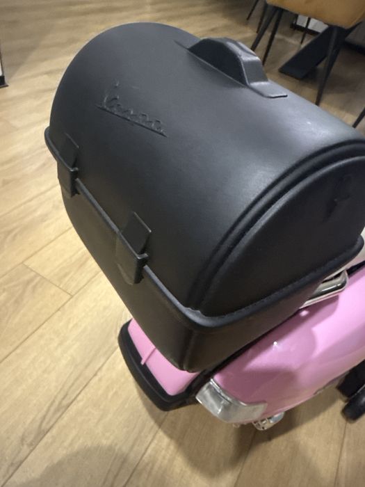 Дитячий клектроскутер