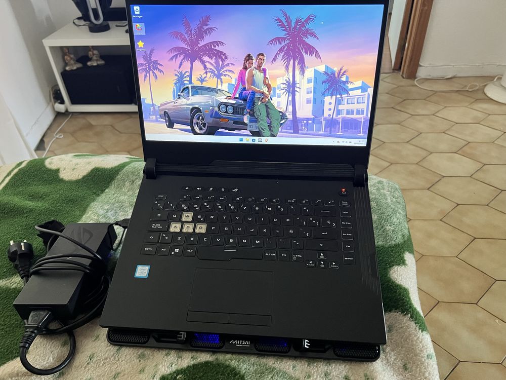 Portátil Asus strix scar III  como novo