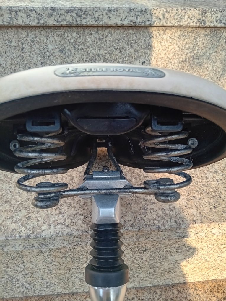 Vendo acento de bicicleta clássica de senhora.