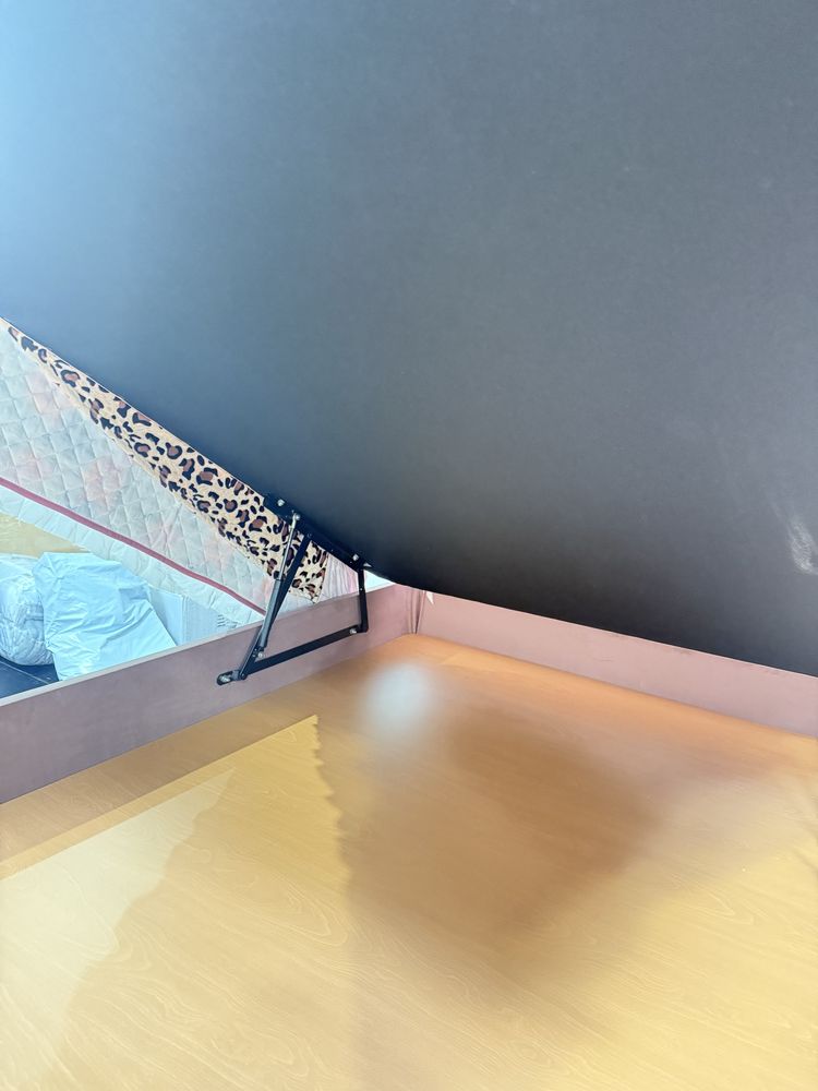 Cama unica rosa velho desenhada