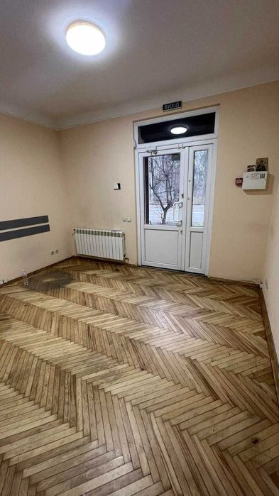 Продаж нежитлового приміщення, кут вулиць Стрийська-Сахарова