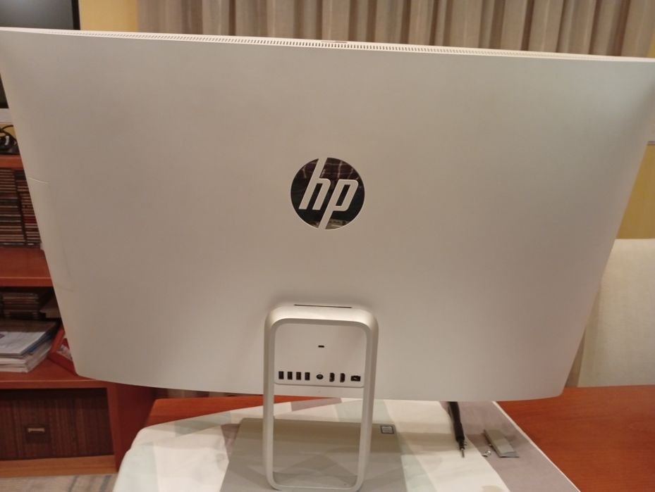 HP Pavilion All In One 27-r101ns I5 8400T