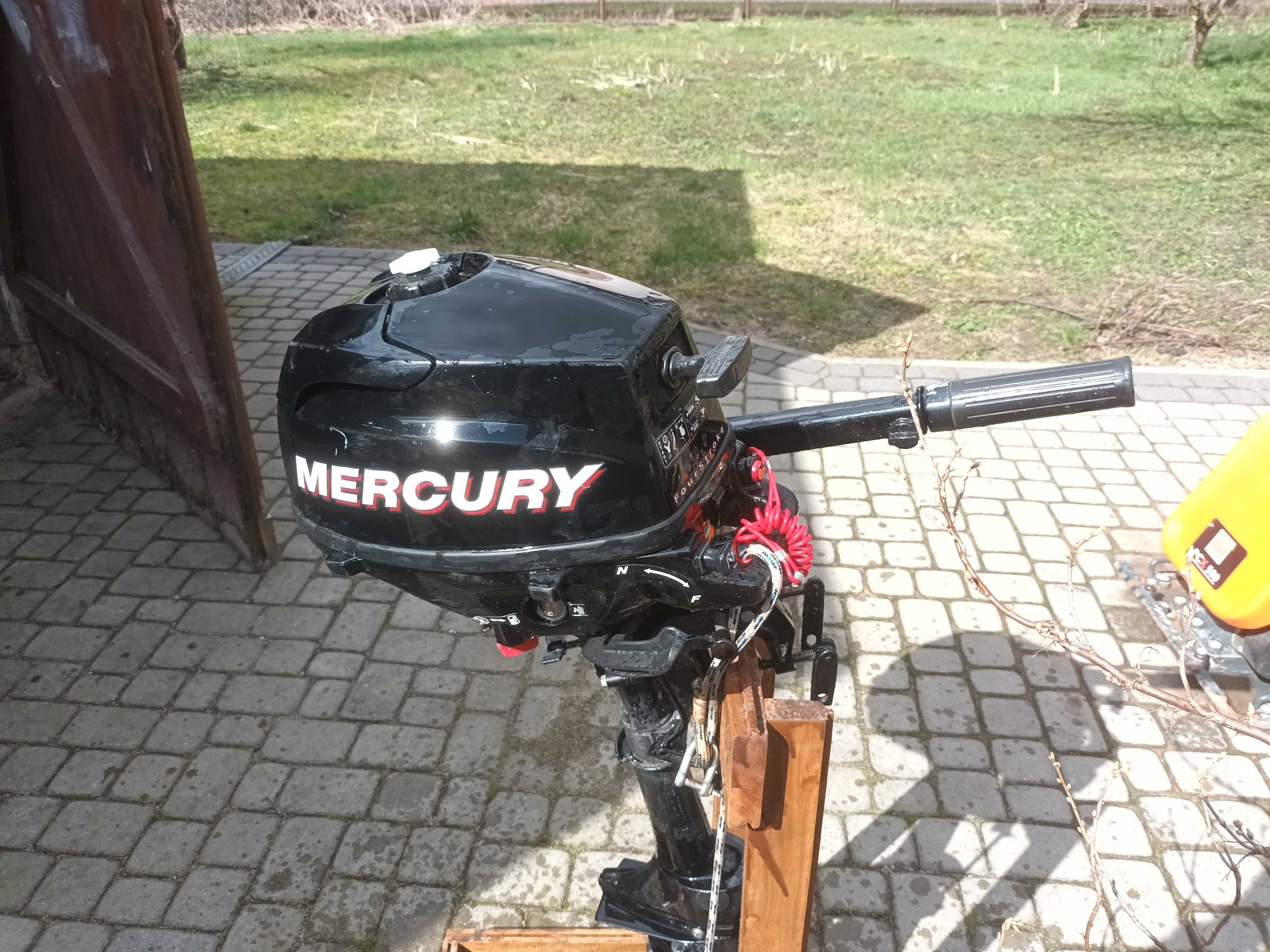 Silnik Mercury 2,5 czterotakt