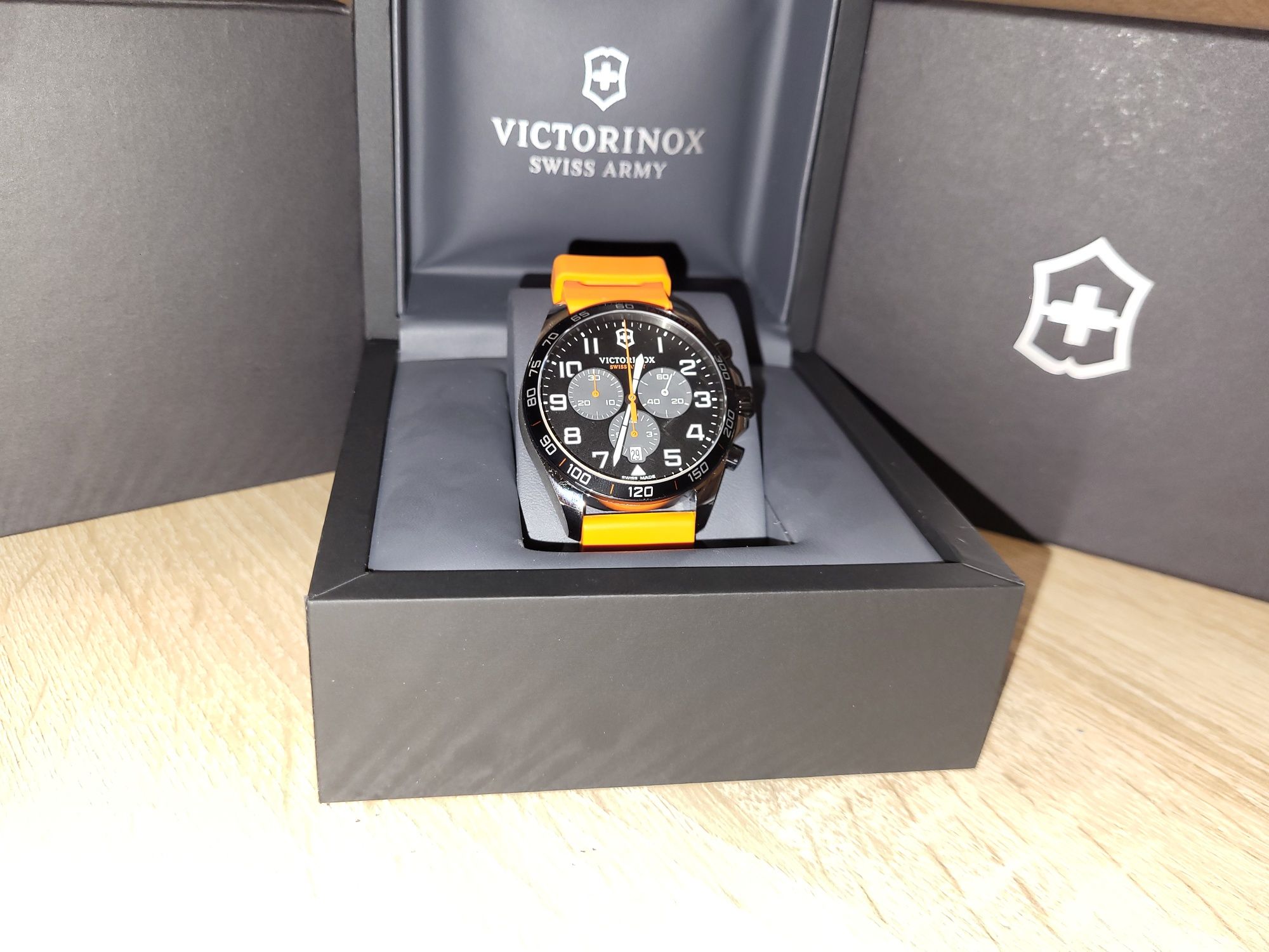 часи Victorinox FIELDFORCE Sport Chrono