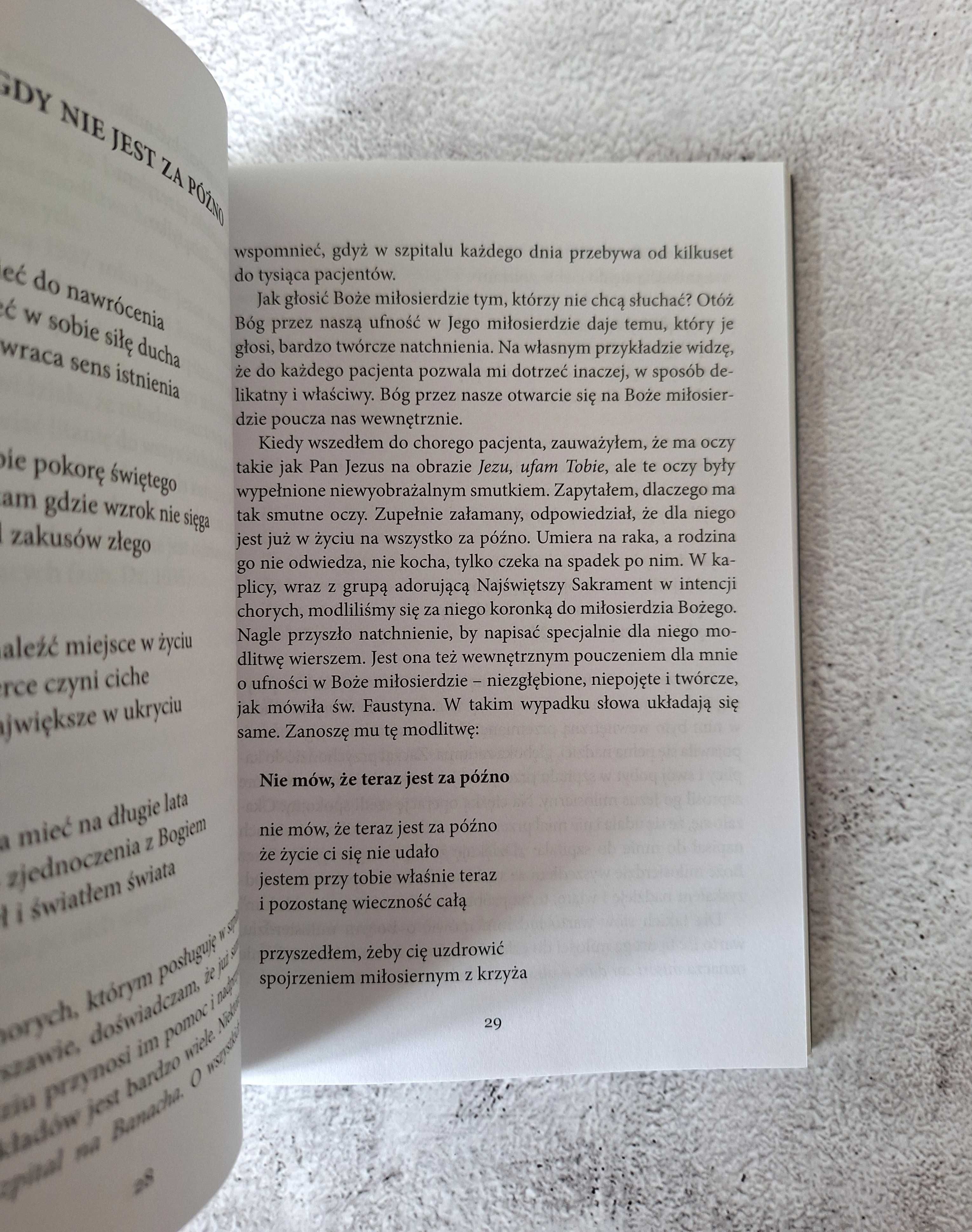 Ogień z nieba Hymny uwielbienia i rozważania o koronce do Miłosierdzia